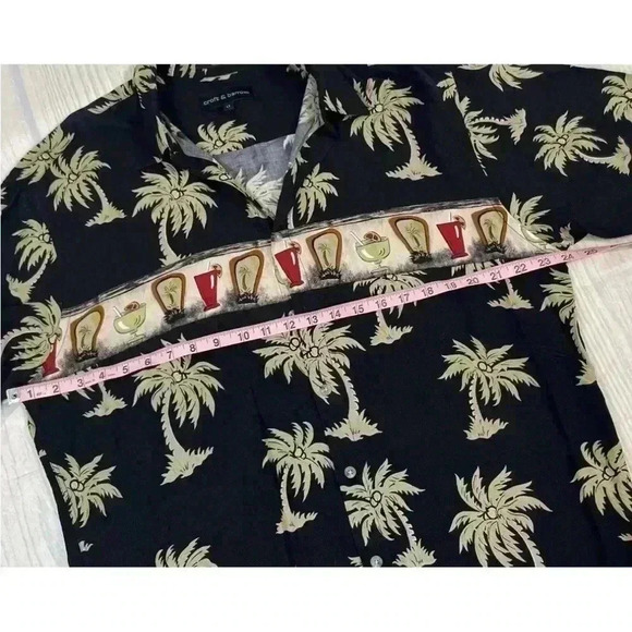 Croft & Barrow Hawaiian Camp Shirt Men's Size LT large Palms Tropical Drinks - Picture 9 of 14